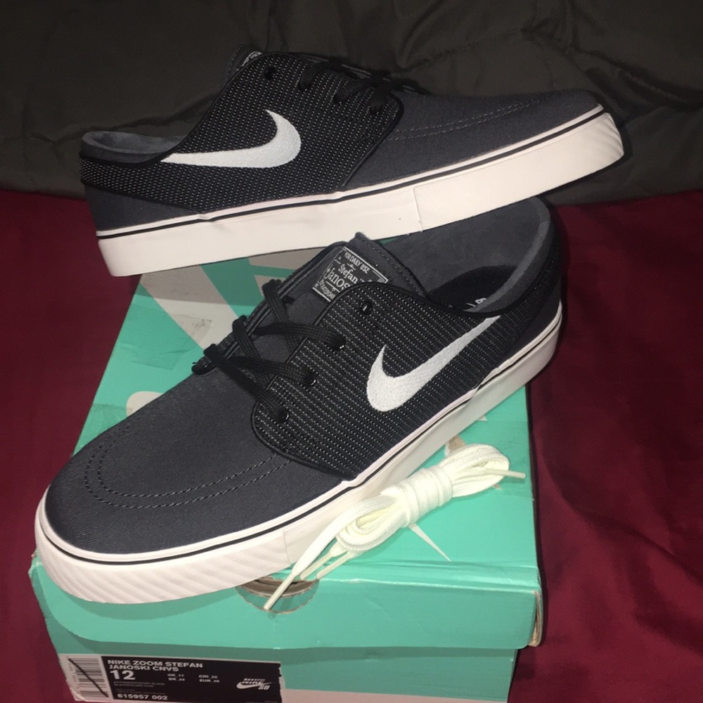 Nike Janoski